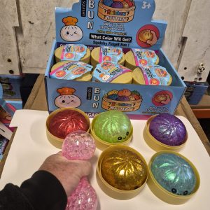 MYSTERY SQUISHY DUMPLING W/GLITTER ORBS (4 ASS) – 8.8cm